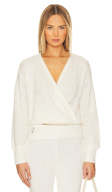 Bobi Wrap Front Long Sleeve Top in White - Bobi - Haut cache-cœur à manches longues en blanc - 白色 Bobi 正面裹身长袖上衣 - Bobi Langarmshirt mit Wickelfront in Weiß - Bobi 랩 프론트 긴팔 탑 화이트 색상 - Top a maniche lunghe Bobi Wrap sul davanti in bianco