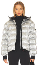 Bogner Fire + Ice Rosetta Ski Jacket in Metallic Silver - Bogner Fire + Ice Rosetta - Veste de ski en argent métallisé - Bogner Fire + Ice Rosetta 金属银滑雪夹克 - Bogner Fire + Ice Rosetta Skijacke in Metallic-Silber - Bogner Fire + Ice Rosetta 스키 재킷 - Giacca da sci Bogner Fire + Ice Rosetta in argento metallizzato