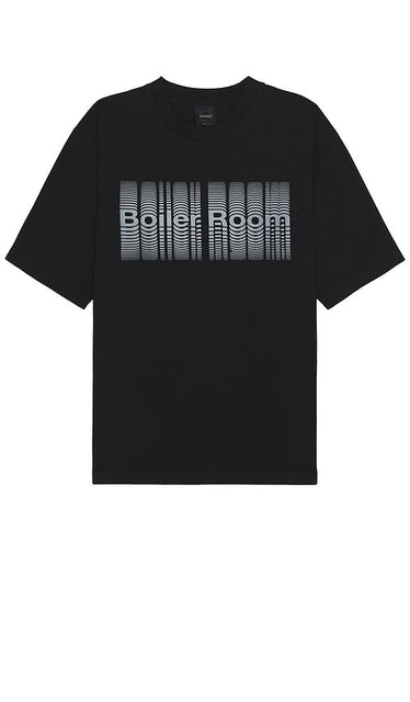 Boiler Room Reverb T-Shirt in Black - T-shirt Reverb de la chaufferie en noir - Boiler Room Reverb 黑色 T 恤 - Boiler Room Reverb T-Shirt in Schwarz - Boiler Room 리버브 티셔츠블랙 색상 - T-shirt Boiler Room Reverb in nero