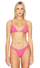 Bond Eye Luana Triangle Top in Pink - Bond Eye - Luana - Haut triangle rose - Bond Eye Luana 粉色三角上衣 - Bond Eye Luana Triangel-Oberteil in Rosa - Bond Eye Luana 트라이앵글 탑 - Top a triangolo Bond Eye Luana in rosa