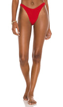 Bond Eye Scene Bikini Bottom in Red - Bas de bikini Bond Eye Scene en rouge - Bond Eye Scene 红色比基尼泳裤 - Bond Eye Scene Bikinihose in Rot - Bond Eye Scene 비키니 하의 레드 색상 - Slip bikini Bond Eye Scene in rosso