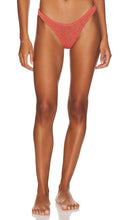 Bond Eye Sinner Bikini Bottom in Burnt Orange - Bas de bikini Bond Eye Sinner en orange brûlé - Bond Eye Sinner 焦橙色比基尼泳裤 - Bond Eye Sinner Bikinihose in gebranntem Orange - Bond Eye Sinner 비키니 하의 - Slip bikini Bond Eye Sinner in arancione bruciato