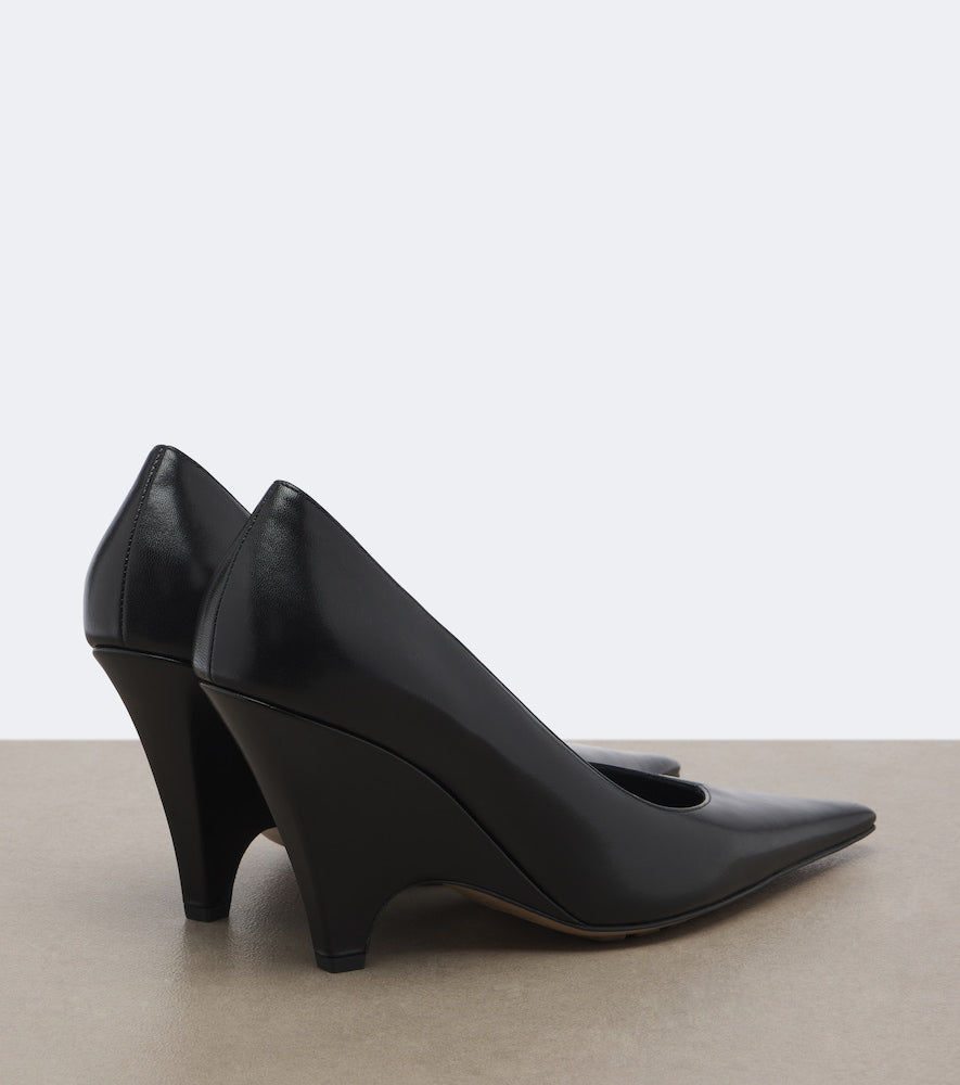 Bottega Veneta Adut leather pumps in Black - High-Heel Pumps