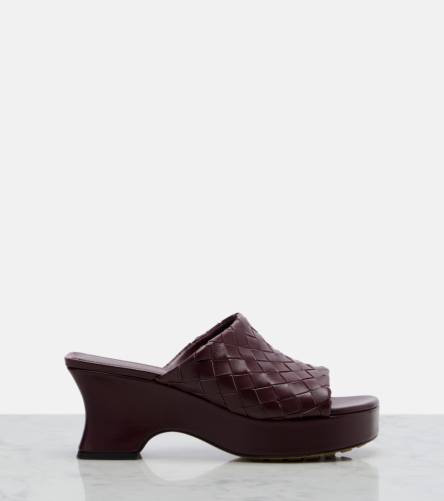 Bottega Veneta Rosita Intrecciato leather wedge mules in Burgundy - Heeled Sandals