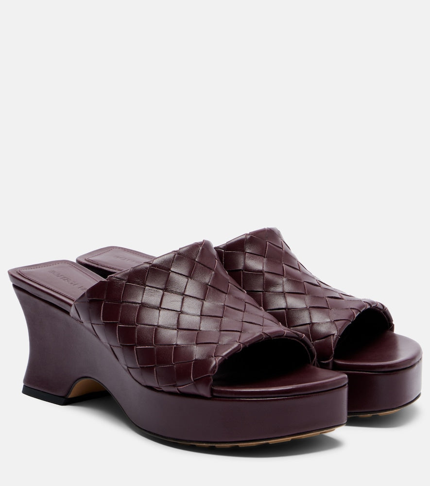 Bottega Veneta Rosita Intrecciato leather wedge mules in Burgundy - Heeled Sandals