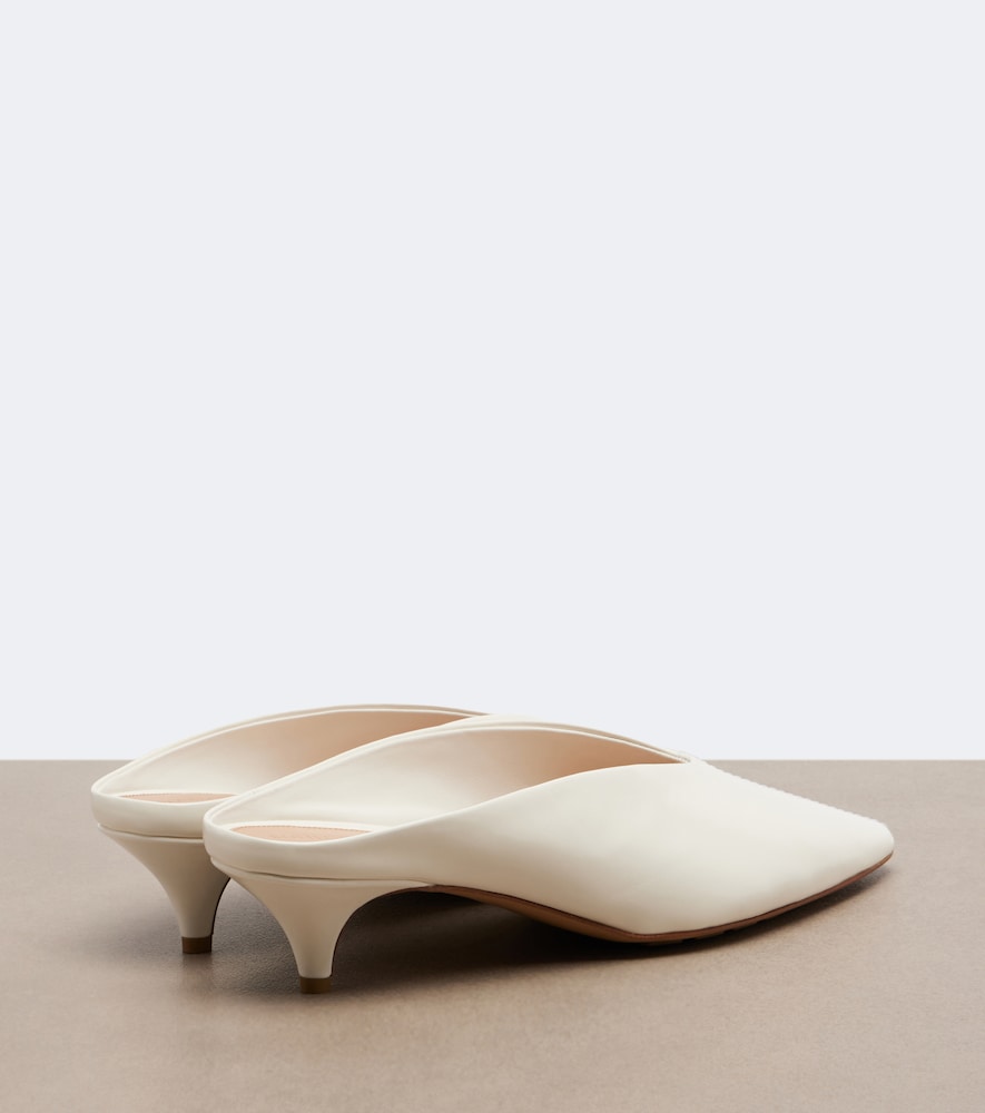 Bottega Veneta Vesta leather mules (White) - Mid Heel Pumps