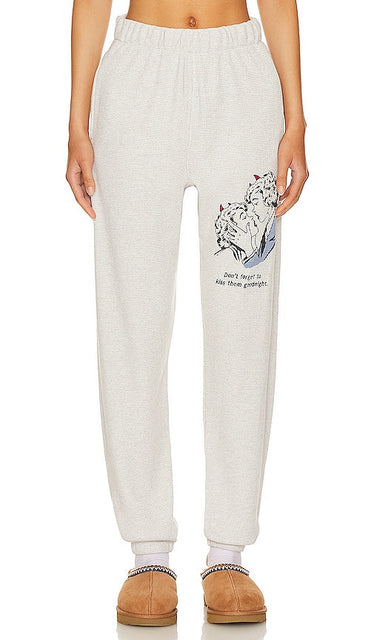 Boys Lie Smitten Thermal Sweatpants in Light Grey - Pantalon de survêtement thermique Lie Smitten pour garçon en gris clair - 男孩 Lie Smitten 浅灰色保暖运动裤 - Lie Smitten Thermo-Jogginghose für Jungen in Hellgrau - Boys Lie Smitten 써멀 스웻팬츠 - Pantaloni della tuta termica da ragazzo Lie Smitten in grigio chiaro