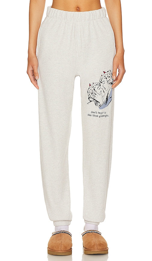 Boys Lie Smitten Thermal Sweatpants in Light Grey - Pantalon de survêtement thermique Lie Smitten pour garçon en gris clair - 男孩 Lie Smitten 浅灰色保暖运动裤 - Lie Smitten Thermo-Jogginghose für Jungen in Hellgrau - Boys Lie Smitten 써멀 스웻팬츠 - Pantaloni della tuta termica da ragazzo Lie Smitten in grigio chiaro