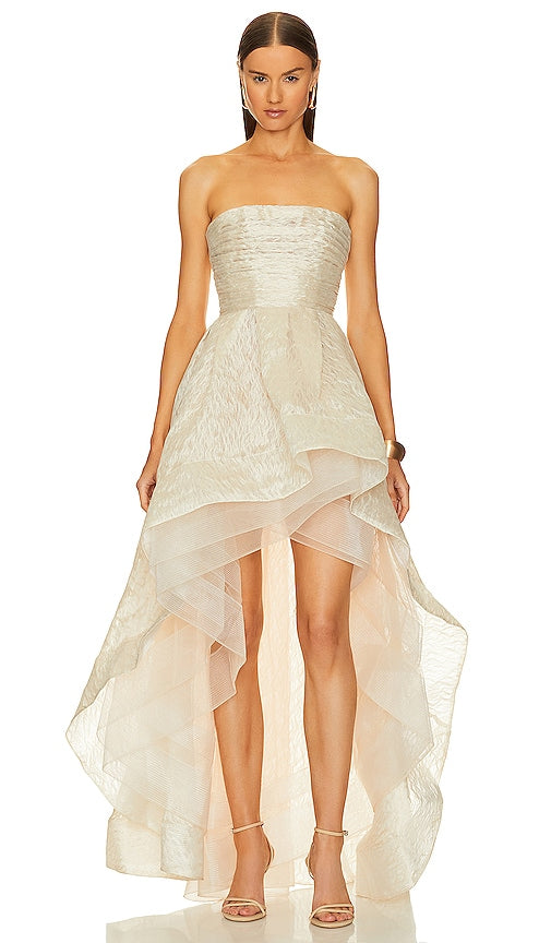 Bronx and Banco Tiara Gown in Cream - Robe diadème Bronx et Banco en crème - Bronx and Banco 奶油色皇冠礼服 - Bronx und Banco Tiara-Kleid in Creme - Bronx and Banco 티아라 가운 - Abito Tiara Bronx e Banco color crema