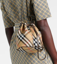 Burberry Burberry Check jacquard bucket bag