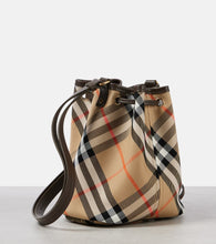 Burberry Burberry Check jacquard bucket bag