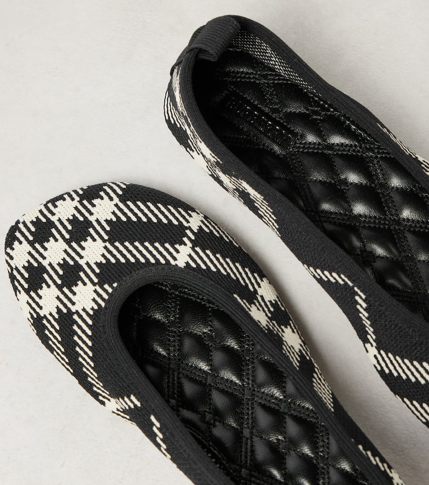 Burberry Leather ballet flats