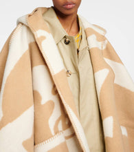 Burberry Printed wool cape