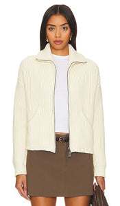 Callahan Maja Cardigan in Cream - Cardigan Callahan Maja en crème - Callahan Maja 奶油色开衫 - Callahan Maja Cardigan in Creme - Callahan Maja 가디건 - Cardigan Callahan Maja color crema