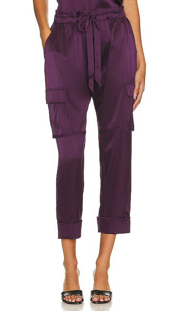CAMI NYC Carmen Cargo Pant in Purple - Pantalon cargo Carmen CAMI NYC en violet - CAMI NYC Carmen 紫色工装裤 - CAMI NYC Carmen Cargohose in Lila - CAMI NYC 카르멘 카고 팬츠 색상: 퍼플 - Pantaloni cargo Carmen CAMI NYC in viola