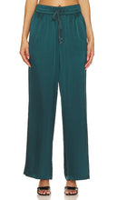 CAMI NYC Sena Pant in Teal - Pantalon CAMI NYC Sena en bleu sarcelle - CAMI NYC Sena 蓝绿色长裤 - CAMI NYC Sena Hose in Blaugrün - CAMI NYC 세나 팬츠 - Pantaloni CAMI NYC Sena in verde acqua