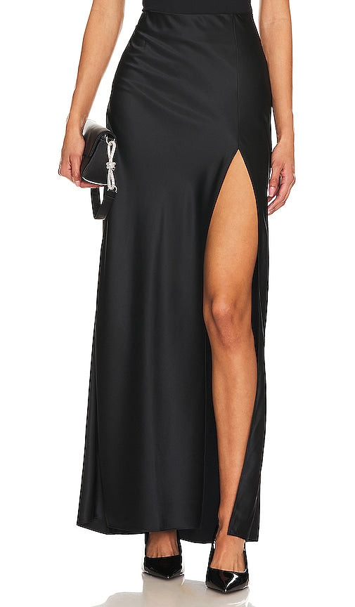 CAMI NYC Slit Skirt in Black - Jupe fendue CAMI NYC en noir - CAMI NYC 黑色开衩半身裙 - CAMI NYC Schlitzrock in Schwarz - CAMI NYC 슬릿 스커트블랙 색상 - Gonna a fessura CAMI NYC in nero