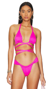 CIN CIN Marvel Wrap Bikini Top in Fuchsia - CIN Haut de bikini portefeuille CIN Marvel en fuchsia - CIN CIN Marvel 紫红色裹身比基尼上衣 - CIN CIN Marvel Wickel-Bikinioberteil in Fuchsia - CIN CIN 마블 랩 비키니 탑 in Fuchsia - CIN CIN Top bikini avvolgente Marvel in fucsia