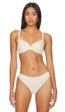 Calvin Klein Underwear Lightly Lined PC Bra in Nude - Calvin Klein Underwear - Soutien-gorge PC légèrement doublé - Nude - Calvin Klein Underwear 裸色轻衬里 PC 文胸 - Leicht gefütterter PC-BH von Calvin Klein Unterwäsche in Nude - Calvin Klein 언더웨어 라이트리 라이닝 PC 브라(누드) - Reggiseno in PC leggermente foderato Calvin Klein Intimo in color nudo