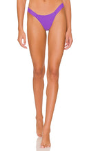 Camila Coelho Cielo Bottom in Purple - Camila Coelho Bas Cielo en Violet - Camila Coelho Cielo 紫色下装 - Camila Coelho Cielo Unterteil in Lila - Camila Coelho Cielo 하의 - Camila Coelho Cielo Fondo in viola