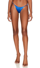 Camila Coelho Daia Bottom in Royal - Camila Coelho Daia Bottom en Royal - 卡米拉·科埃略 Daia Bottom 在 皇家 - Camila Coelho Daia Bottom in Royal - Camila Coelho Daia 하의 - Camila Coelho Daia Bottom in abito reale