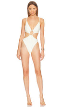 Camila Coelho Franny One Piece in Ivory - Camila Coelho Franny une pièce en ivoire - 卡米拉·科埃略 Franny 象牙色海贼王 - Camila Coelho Franny Einteiler in Elfenbein - Camila Coelho Franny 원피스 아이보리 색상 - Camila Coelho Franny Costume intero in avorio