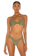 Camila Coelho Harbor Top in Green - Haut Harbour Camila Coelho en vert - Camila Coelho Harbour 绿色上衣 - Camila Coelho Harbour Top in Grün - Camila Coelho 하버 탑 - Camila Coelho Harbour Top in verde