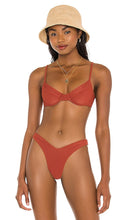 Camila Coelho Harbor Top in Rust - Camila Coelho Harbour Top en Rouille - 卡米拉·科埃略 (Camila Coelho) 锈色港口顶部 - Camila Coelho Harbour Top in Rust - Camila Coelho 하버 탑 - Camila Coelho Harbour Top in ruggine