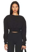 Camila Coelho Jasmine Cropped Sweatshirt in Black - Camila Coelho - Sweat-shirt court Jasmine en noir - Camila Coelho Jasmine 黑色短款运动衫 - Camila Coelho Jasmine Kurzpullover in Schwarz - Camila Coelho 자스민 크롭 스웨트셔츠블랙 컬러 - Felpa corta Camila Coelho Jasmine in nero