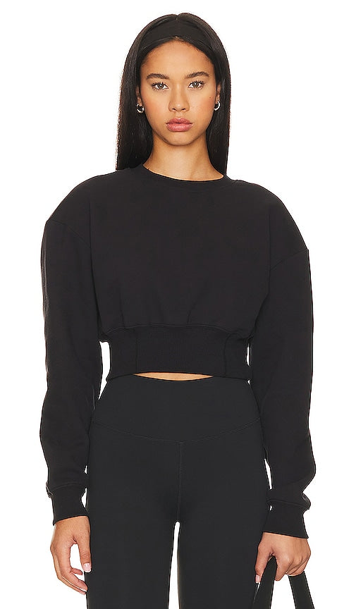 Camila Coelho Jasmine Cropped Sweatshirt in Black - Camila Coelho - Sweat-shirt court Jasmine en noir - Camila Coelho Jasmine 黑色短款运动衫 - Camila Coelho Jasmine Kurzpullover in Schwarz - Camila Coelho 자스민 크롭 스웨트셔츠블랙 컬러 - Felpa corta Camila Coelho Jasmine in nero