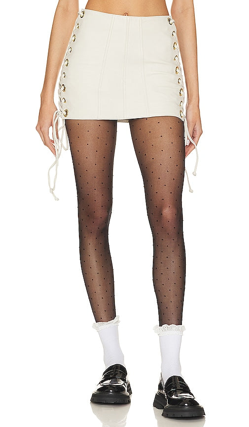 Camila Coelho Juliana Leather Mini Skirt in Ivory - Camila Coelho Mini-jupe en cuir Juliana en ivoire - Camila Coelho Juliana 象牙色皮革迷你裙 - Camila Coelho Juliana Leder-Minirock in Elfenbein - Camila Coelho Juliana 가죽 미니 스커트 - Minigonna in pelle Camila Coelho Juliana in avorio