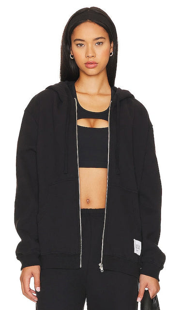 Camila Coelho Tatila Hoodie in Black - Camila Coelho Sweat à capuche Tatila en noir - Camila Coelho Tatila 黑色连帽衫 - Camila Coelho Tatila Kapuzenpullover in Schwarz - Camila Coelho Tatila 후디 블랙 색상 - Felpa con cappuccio Camila Coelho Tatila nera