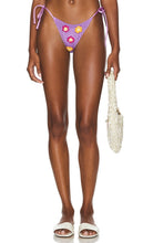 Capittana Adriana Crochet Bikini Bottom in Purple - Capittana Adriana - Bas de bikini en crochet violet - Capittana Adriana 紫色钩编比基尼泳裤 - Capittana Adriana Häkel-Bikinihose in Lila - Capittana Adriana 크로셰 비키니 하의 퍼플 색상 - Slip bikini all'uncinetto Capittana Adriana in viola