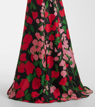 Carolina Herrera Strapless silk gown