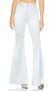 Ceren Ocak Flared Pant in Baby Blue - Pantalon évasé Ceren Ocak en bleu bébé - Ceren Ocak 淡蓝色喇叭裤 - Ceren Ocak Schlaghose in Babyblau - Ceren Ocak 플레어 팬츠 - Pantaloni svasati Ceren Ocak in celeste