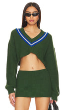 Champion X DANIELLE GUIZIO Crop Rib Knit Pullover Sweater in Green - Champion X DANIELLE GUIZIO Pull court en maille côtelée vert - Champion X DANIELLE GUIZIO 绿色短款罗纹针织套头毛衣 - Champion X DANIELLE GUIZIO Crop Rib Strickpullover in Grün - Champion X DANIELLE GUIZIO 그린 크롭 리브 니트 풀오버 스웨터 - Maglione pullover in maglia a costine corta Champion X DANIELLE GUIZIO in verde