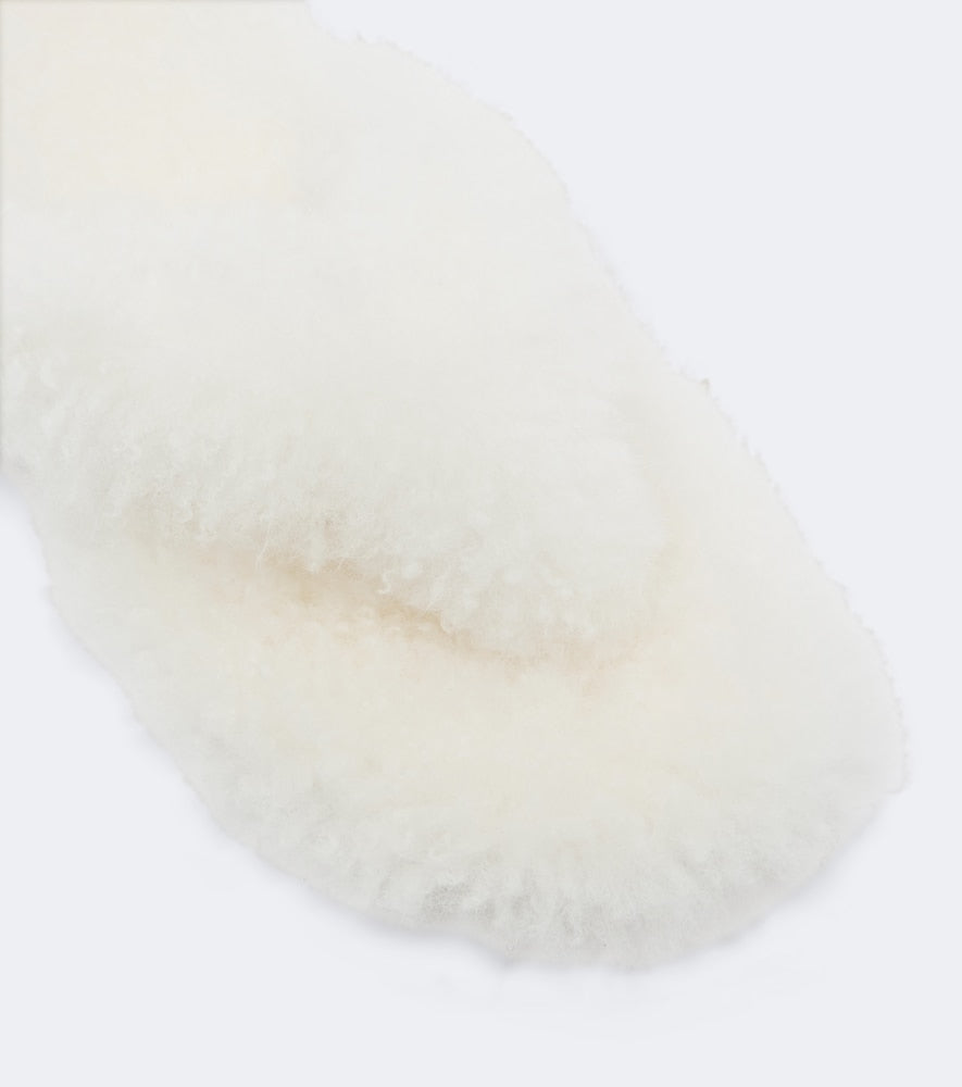 Christen Home shearling thong sandals in White - Flat Sandals
