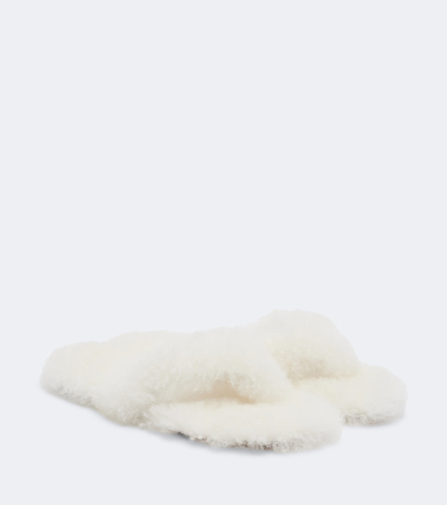 Christen Home shearling thong sandals in White - Flat Sandals
