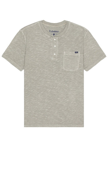 Chubbies The Grey Away Henley Shirt in Light Grey - Chemise Henley Chubbies The Grey Away en gris clair - Chubbies 浅灰色灰色客场亨利衫 - Chubbies The Grey Away Henley-Shirt in Hellgrau - Chubbies The Grey 어웨이 헨리 셔츠라이트 그레이 색상 - Chubbies The Grey Away Henley in grigio chiaro
