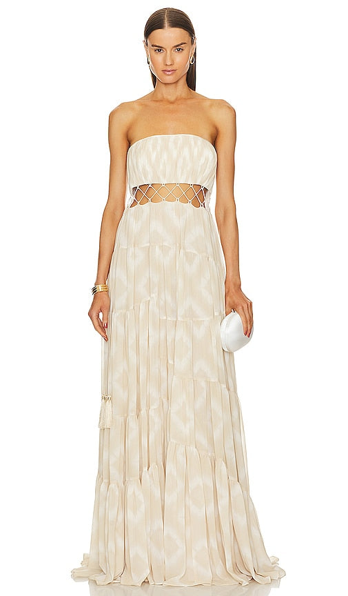 Cinq a Sept Cora Gown in Beige - Robe Cinq à Sept Cora en Beige - Cinq a Sept Cora 米色礼服 - Cinq a Sept Cora Kleid in Beige - Cinq a Sept Cora 가운 베이지 색상 - Abito Cinq a Sept Cora in beige
