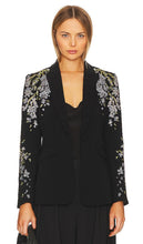 Cinq a Sept Lilac Vine Cheyenne Blazer in Black - Cinq à Sept Lilac Vine Cheyenne Blazer en Noir - Cinq a Sept Lilac Vine Cheyenne 黑色西装外套 - Cinq a Sept Lilac Vine Cheyenne-Blazer in Schwarz - Cinq a Sept 라일락 바인 샤이엔 블레이저 블랙 색상 - Blazer Cinq a Sept Lilac Vine Cheyenne in nero