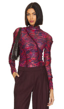 Cinq a Sept Marbled Peonies Ellianna Top in Burgundy - Cinq à Sept Pivoines Marbrées Ellianna Top en Bourgogne - Cinq a Sept 大理石纹牡丹 Ellianna 勃艮第上衣 - Cinq a Sept Marmoriertes Pfingstrosen-Ellianna-Top in Burgund - Cinq a Sept 마블드 피오니 엘리아나 탑 - Top Ellianna con peonie marmorizzate Cinq a Sept in Borgogna