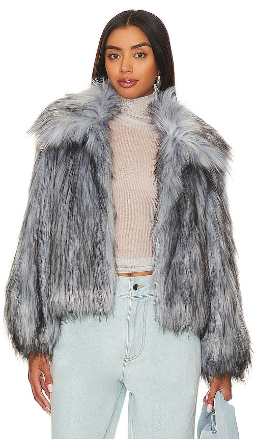 Cinq a Sept Short Tenley Coat in Blue - Manteau Tenley court Cinq à Sept en bleu - Cinq a Sept 蓝色 Tenley 短款大衣 - Cinq a Sept Kurzer Tenley-Mantel in Blau - Cinq a Sept 쇼트 텐리 코트블루 색상 - Cappotto Tenley corto Cinq a Sept in blu