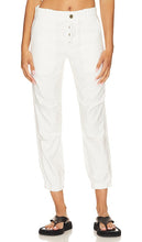 Citizens of Humanity Agni Utility Pant in White - Pantalon utilitaire Agni Citizens of Humanity en blanc - Citizens of Humanity 白色 Agni 实用长裤 - Citizens of Humanity Agni Utility-Hose in Weiß - Citizens of Humanity Agni 유틸리티 팬츠 화이트 색상 - Pantalone Citizens of Humanity Agni Utility in bianco