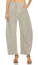 Citizens of Humanity Horseshoe Jean in Light Grey - Jean fer à cheval Citizens of Humanity en gris clair - 人类公民浅灰色马蹄牛仔裤 - Citizens of Humanity Horseshoe Jeans in Hellgrau - Citizens of Humanity 호스슈 진 라이트 그레이 색상 - Jeans a ferro di cavallo Citizens of Humanity in grigio chiaro