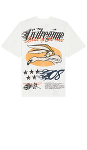 Civil Regime Wile E. Coyote Racing American Classic Oversized Tee in Cream - Civil Regime Wile E. Coyote Racing American Classic T-shirt surdimensionné en crème - Civil Regime Wile E. Coyote Racing 美国经典奶油色超大 T 恤 - Civil Regime Wile E. Coyote Racing American Classic Übergroßes T-Shirt in Creme - Civil Regime Wile E. Coyote Racing 아메리칸 클래식 오버사이즈 티셔츠 - T-shirt oversize classica americana Wile E. Coyote Racing del regime civile in crema