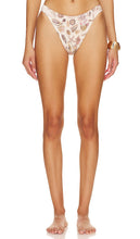Cleonie Channel Briefs in Ivory - Slip Cleonie Channel en ivoire - Cleonie 象牙色 Channel 内裤 - Cleonie Channel Slip in Elfenbein - Cleonie 채널 브리프 아이보리 소재 - Slip Cleonie Channel in avorio