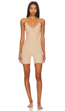 Commando Classic Control Bodyshort in Beige - Bodyshort de contrôle classique Commando en beige - Commando Classic Control 米色紧身短裤 - Commando Classic Control Bodyshort in Beige - Commando 클래식 컨트롤 바디쇼트 베이지 색상 - Body di controllo classico Commando in beige