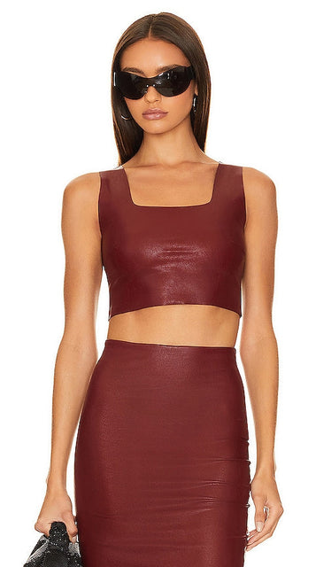 Commando Faux Leather Crop Top in Burgundy - Haut court Commando en simili cuir en bordeaux - Commando 酒红色人造皮革短款上衣 - Commando Kunstleder-Crop-Top in Burgund - Commando 인조 가죽 크롭 탑 - Top corto Commando in ecopelle bordeaux
