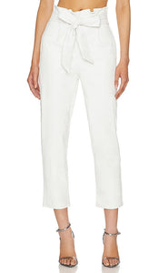Commando Faux Leather Paperbag Pant in White - Pantalon paperbag en similicuir Commando en blanc - Commando 白色仿皮纸袋裤 - Commando Paperbag-Hose aus Kunstleder in Weiß - Commando 인조 가죽 페이퍼백 팬츠 화이트 색상 - Pantaloni Commando Paperbag in ecopelle in bianco